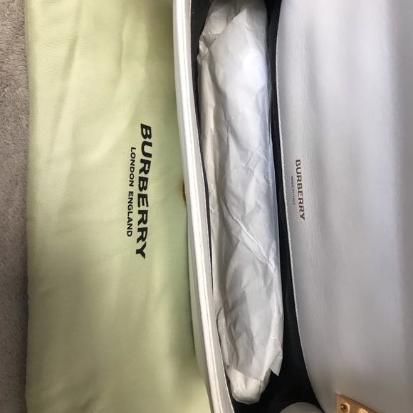 BNWT Burberry Lola bag - Small - Picture 9 of 16